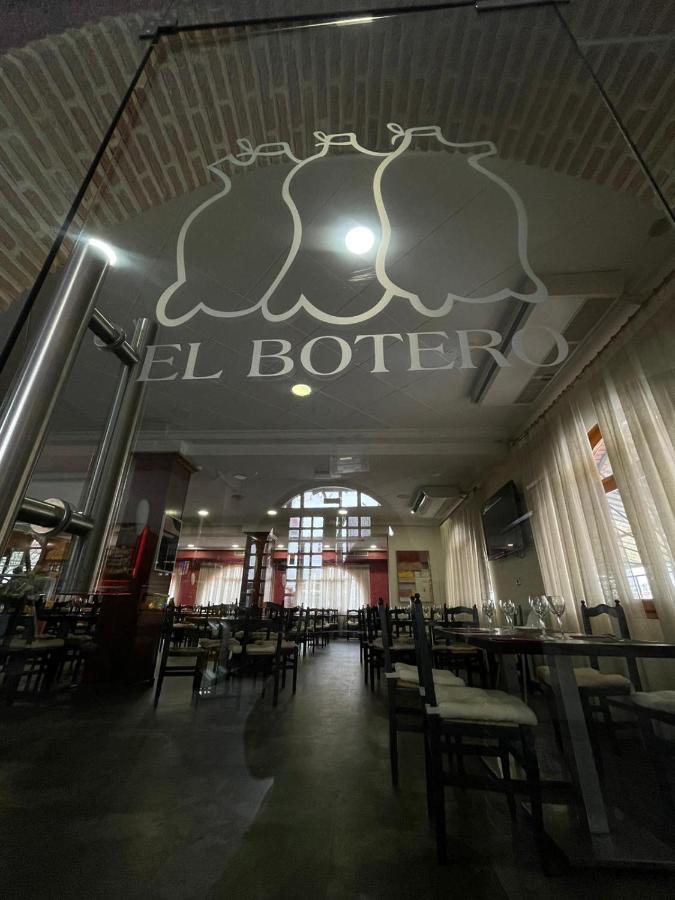 Hostal El Botero モンレアル・デル・カンポ エクステリア 写真