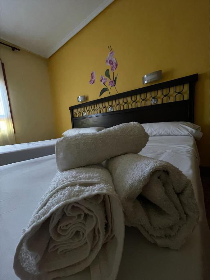Hostal El Botero モンレアル・デル・カンポ エクステリア 写真